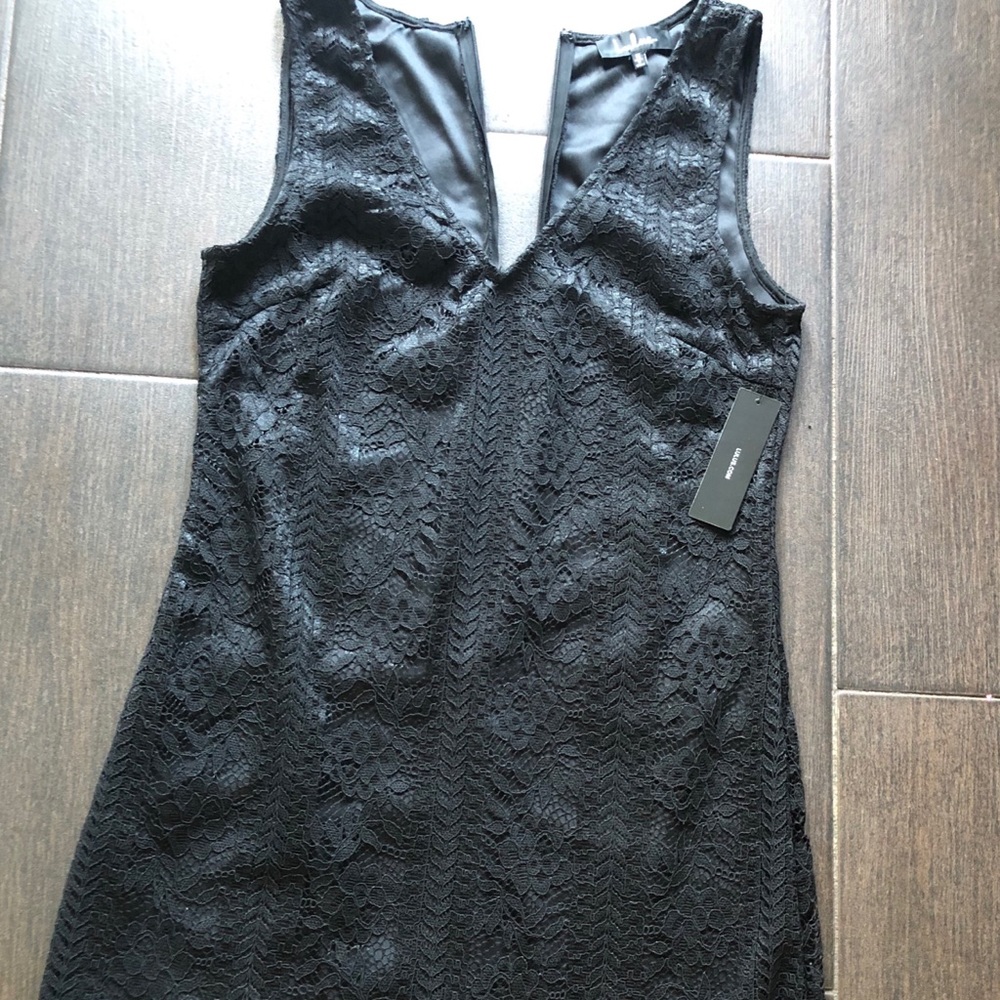 Lulus sleeveless lace dress